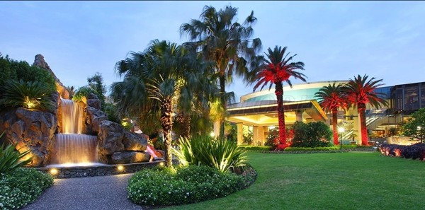 Đèn ứng dụng chiếu sáng tạo điểm nhấn bắt mắt