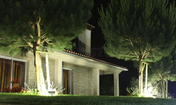 Đèn LED thanh ngoài trời HLDAWW2-24 chiếu sáng hiệu quả