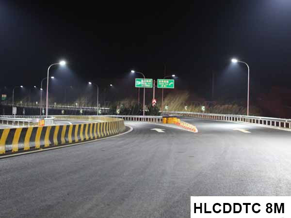 Cột đèn ứng dụng chiếu sáng đường phố hiệu quả