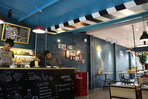 Đèn LED bulb chiếu sáng quán cà phê 