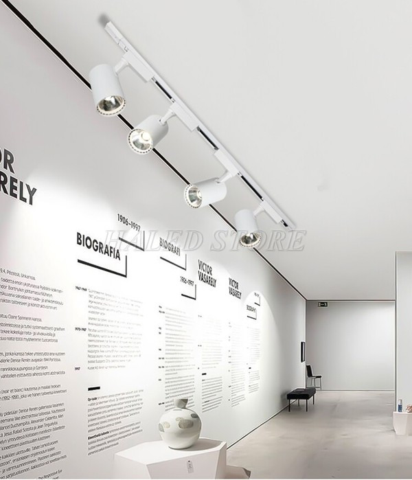 Đèn LED rọi ray chiếu sáng phòng triển lãm 