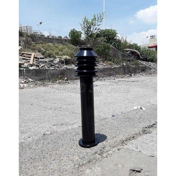 den-chieu-sang-cay-thong-mau-den