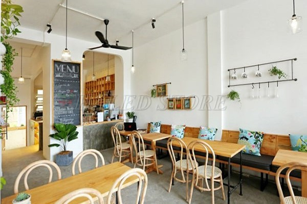 Đèn rọi đế ngồi 10W vỏ đen trang trí quán cafe hiện đại