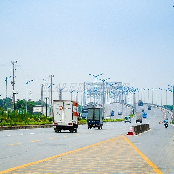 Cột đèn cao áp ánh sáng 7m