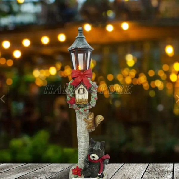 Cột đèn trang trí noel nhựa có kiểu dáng bắt mắt