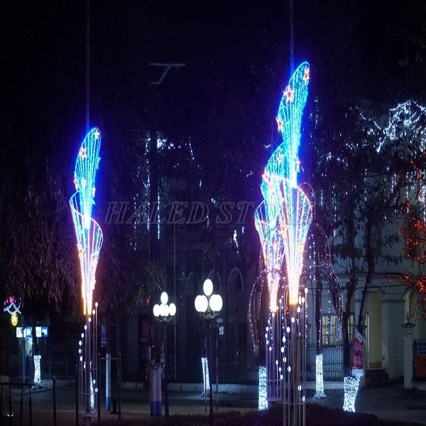 Cột điện trang trí noel