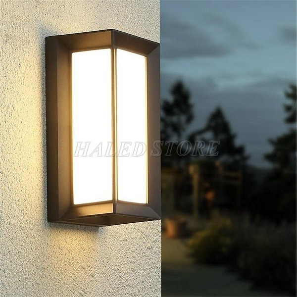 Đèn gắn tường ngoài trời