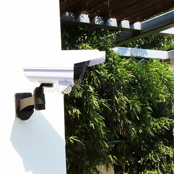 Đèn giả camera năng lượng mặt trời gắn tường