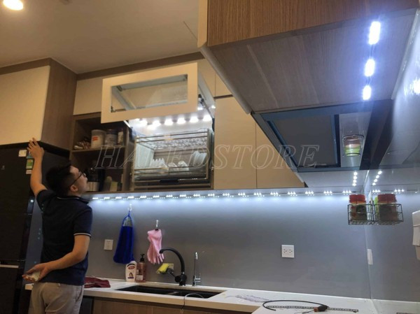 den-led-day-cam-ung-trang-tri