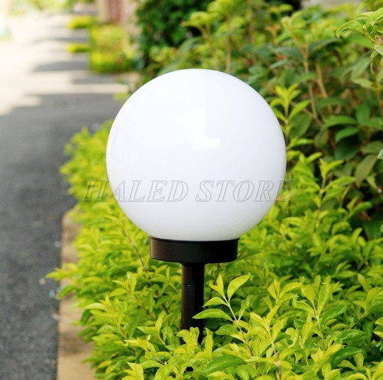 den-tru-cong-cau-tron-trang-duc