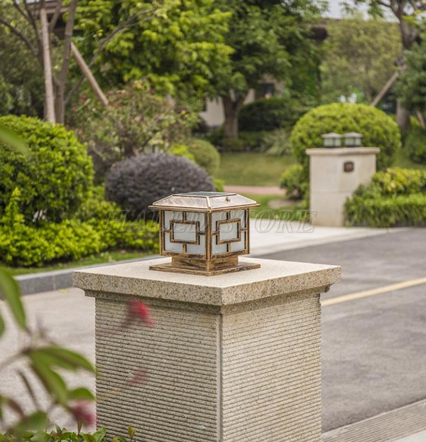 den-tru-cong-nang-luong-mat-troi-anh-sang-vang