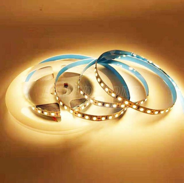 led-day-dan-anh-sang-vang