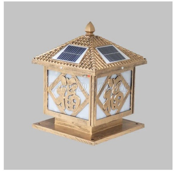 Tấm pin đặt ở 4 cạnh mái của đèn 