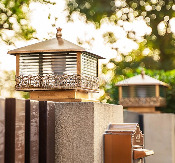 ung-dung-chieu-sang-den-tru-vuong-hoa-tiet-cay-dua