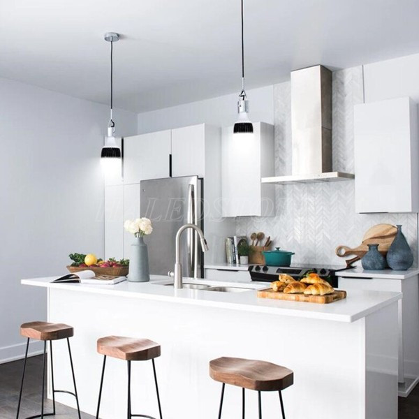 ung-dung-chieu-sang-noi-that