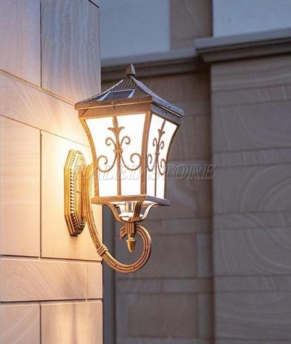 Đèn năng lượng mặt trời màu vàng gắn tường