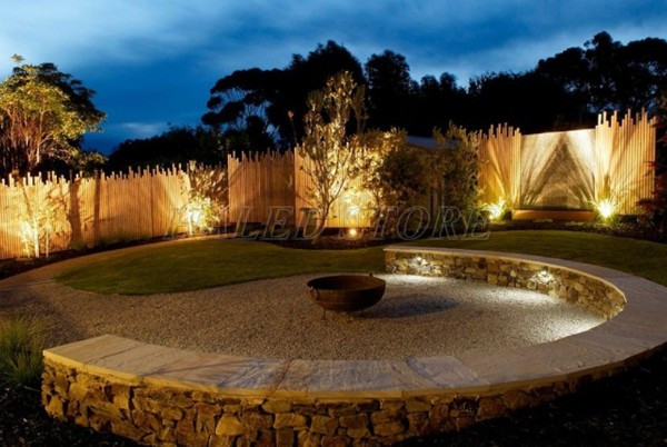 den-pha-hat-sang-san-vuon