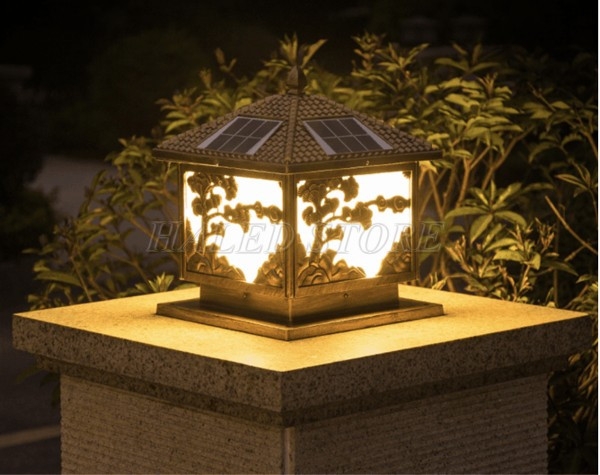 Đèn trụ cổng họa tiết cây cổ thụ