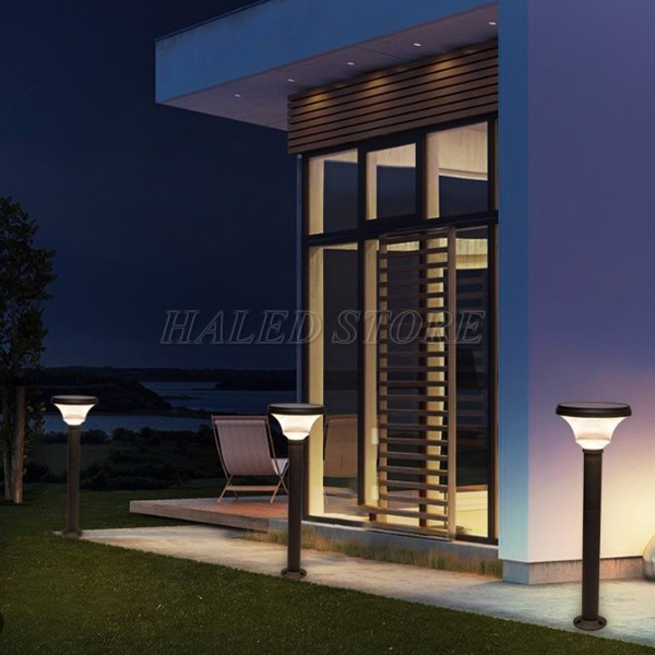 Đèn trụ sân vườn màu vàng