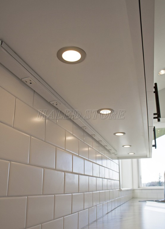 gan-led-am-tran-tu-bep