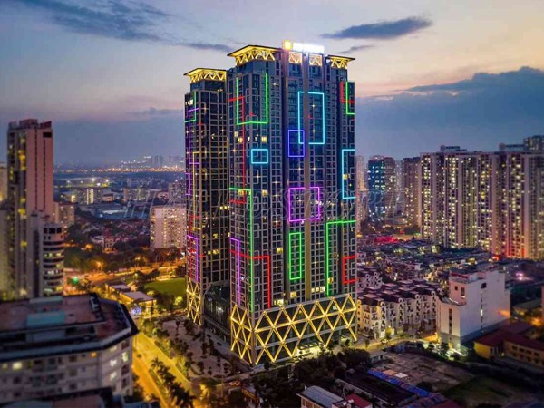 lap-dat-chieu-sang-noi-bat-cac-toa-nha