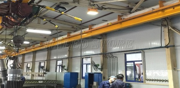 Lắp đèn chống nổ highbay