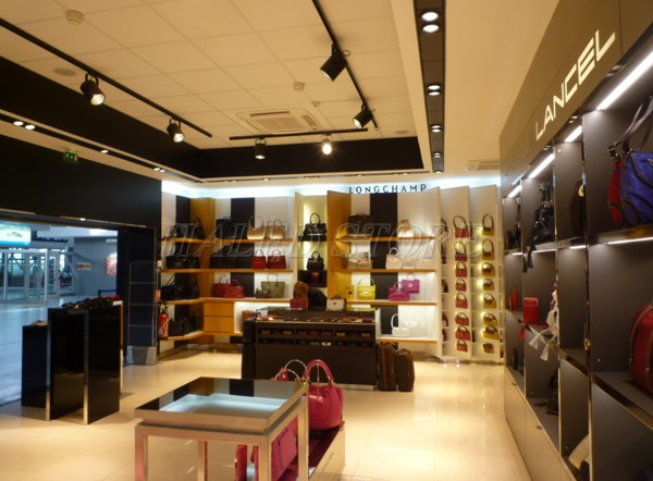 chieu-sang-khu-thuong-mai