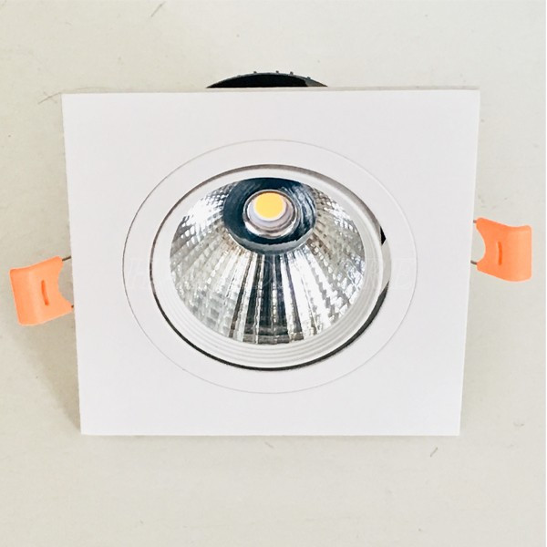 den-led-am-tran-1-mau-chieu-roi