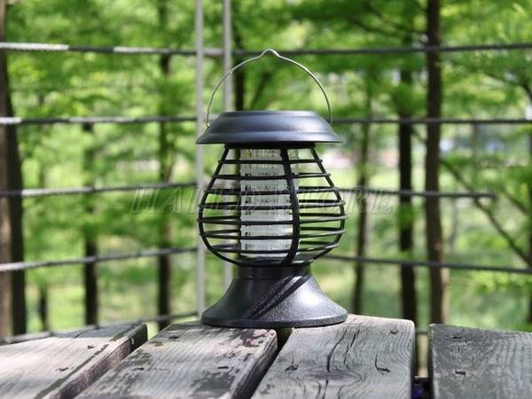 den-treo-cay-trong-vuon-bat-muoi