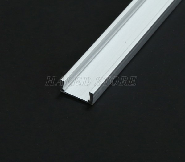 thanh-nhom-lam-tu-chat-lieu-hop-kim