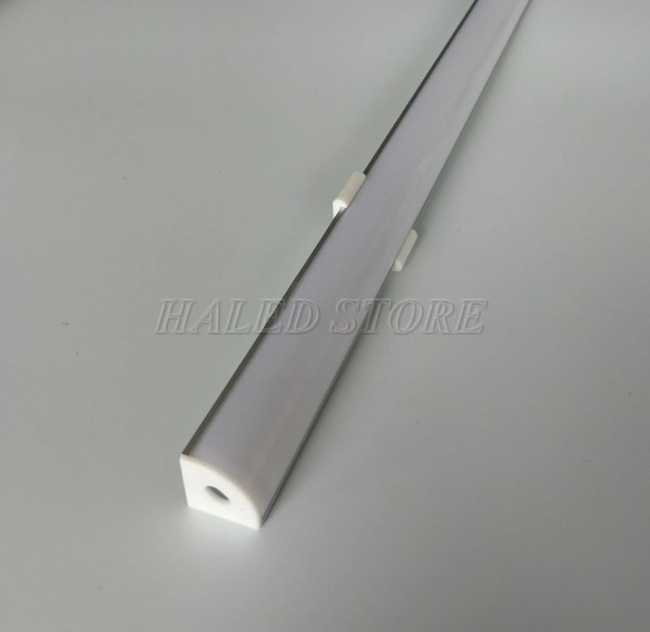 den-led-thanh-nhom-cao-cap-chu-v-hldav1616