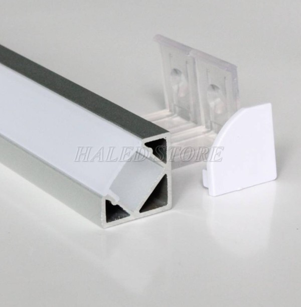 den-led-thanh-nhom-cho-tu-bep-3m