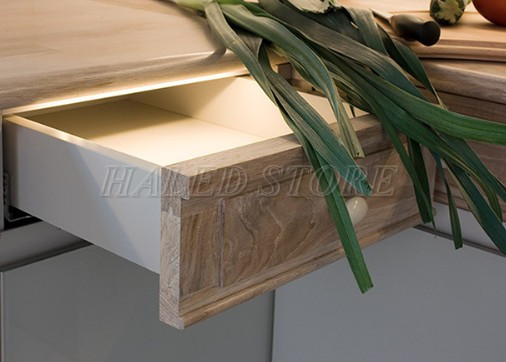 lap-den-cho-ngan-keo-tu-bep