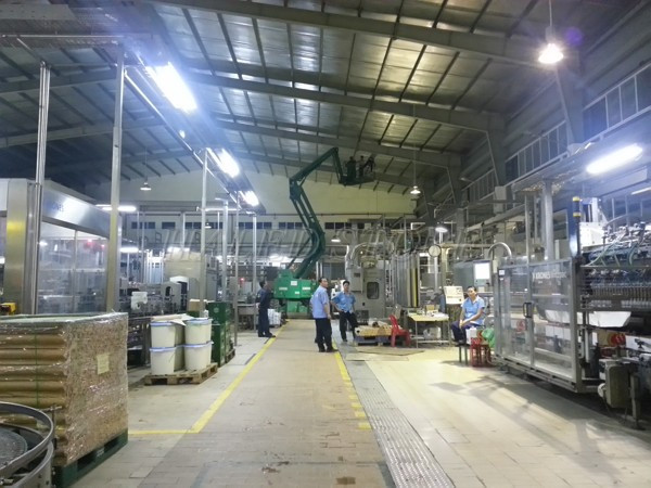 Đèn tuýp LED công suất lớn chiếu sáng nhà xưởng 