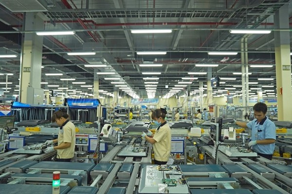 Đèn tuýp LED siêu sáng chiếu sáng nhà xưởng