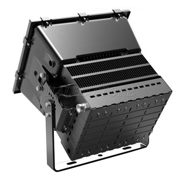 dac-diem-cau-tao-den-led-200w-chieu-sang-san-cau-long