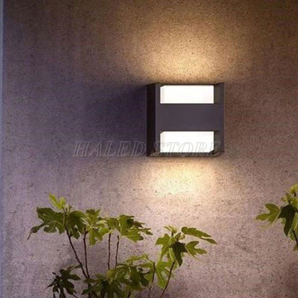 den-gan-tuong-philips-trang-tri-san-vuon