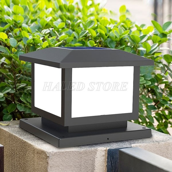 den-led-tru-cong-vuong-d300-nang-luong-mat-troi