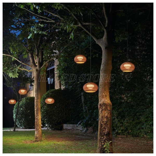 treo-den-trang-tri-canh-quan-san-vuon