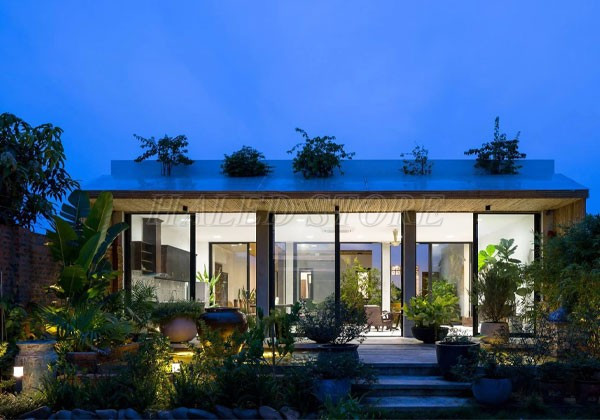 cach-trang-tri-den-tru-san-vuon-nha-cap-4