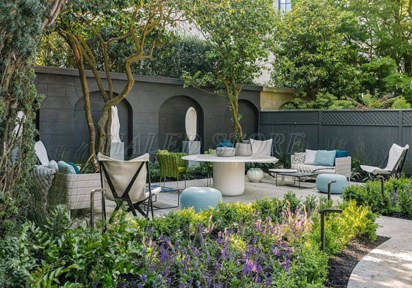 cach-trang-tri-tuong-trong-san-vuon