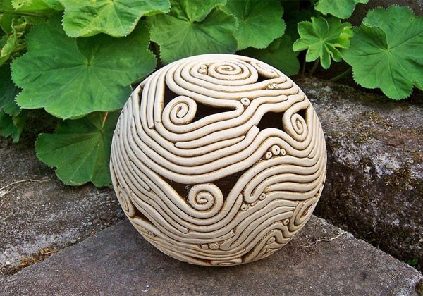 den-cau-trang-tri-san-vuon-bang-gom