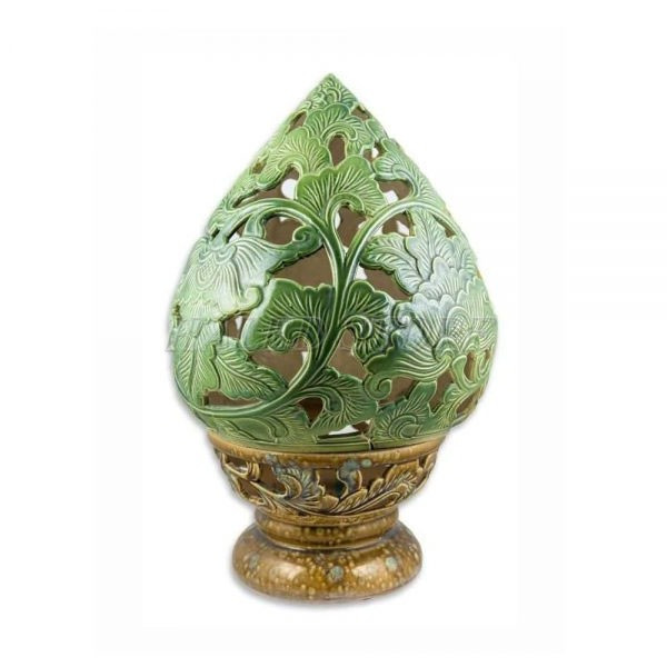 den-gom-san-vuon-hinh-bup-sen-xanh