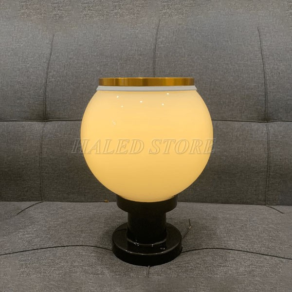 den-tru-cong-tron-d200-anh-sang-vang