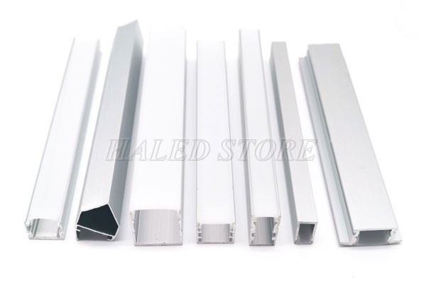 chon-loai-den-led-thanh-nhom-dau-noi