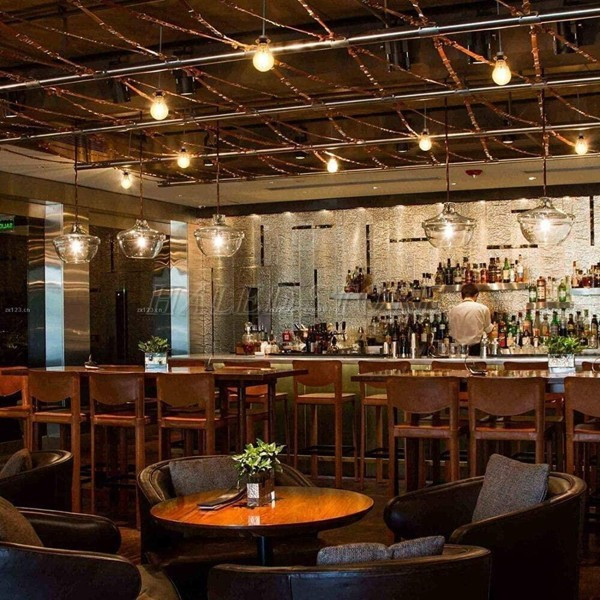 Đèn LED bulb E27 chiếu sáng quán cafe