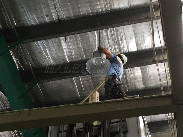 Độ cao treo đèn nhà xưởng 