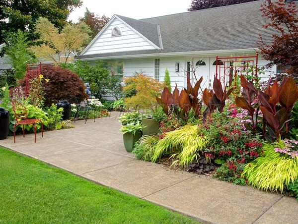 mau-thiet-ke-cay-canh-cho-san-vuon-truoc-nha