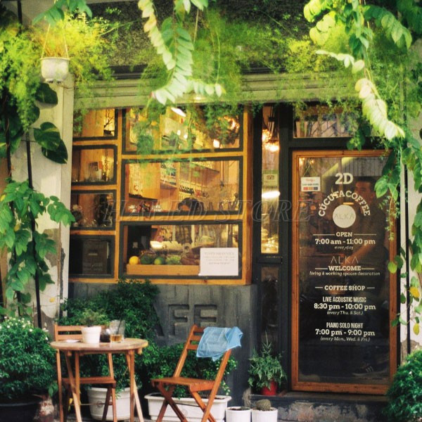 trang-tri-san-vuon-nho-cho-quan-cafe-co