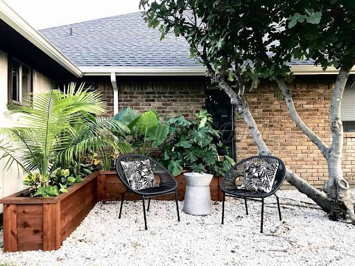 bo-ban-ghe-goc-vuon-hien-dai